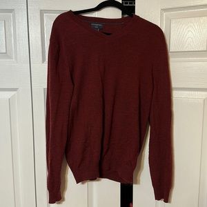 Men’s size medium maroon merino wool sweater banana republic